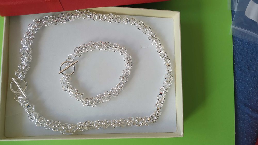 Нов,масивен,сребърен комплект. Мъжки/ дамски модели.В подаръчна кутия.