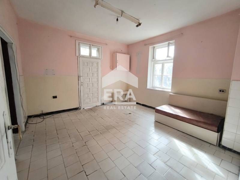 Етаж от къща в кв. ,,Училищни,,