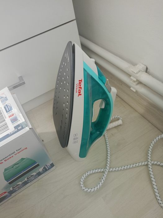 Vând fier de călcat Tefal Virtuo,nou ,la cutie.