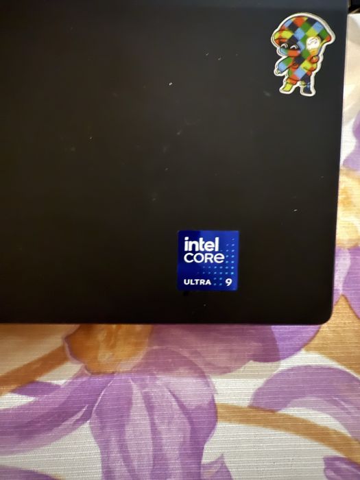 Alienware m16 R2 Gaming Laptop