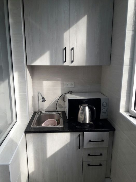 Арендага берилади 2 хона 3 этаж Вокзалда.Агентство