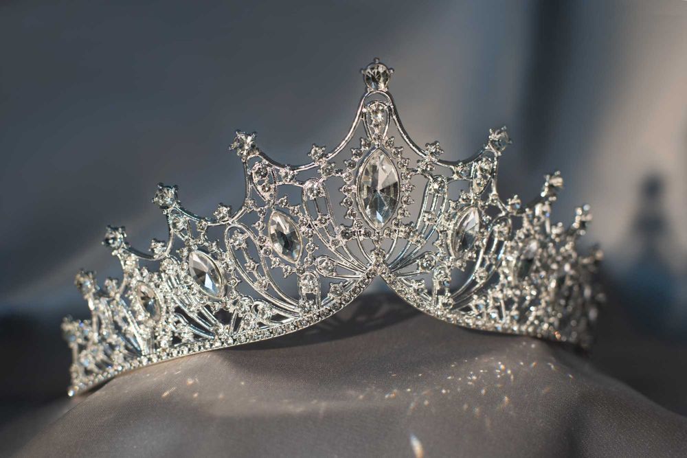 Диадема, корона с прозрачными кристаллами. Доставка включена