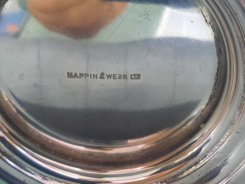 Английски сребърен съд тип бонбонера