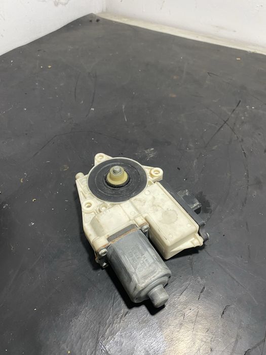 Motoras macara geam dreapta fata BMW X3 E83 | 6925964