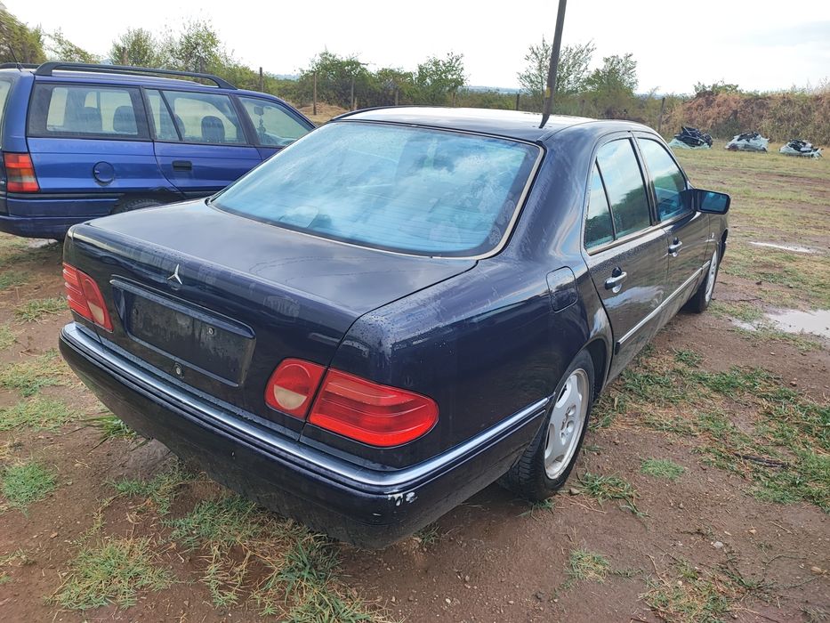 Mercedes E 200 НА ЧАСТИ