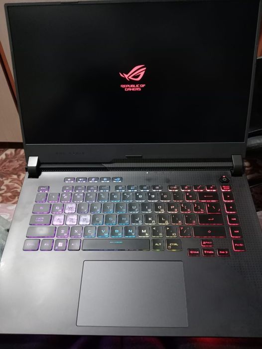 Продам игровой ноутбук Asus Rog Strix g513ih