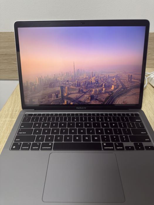 Macbook air m1 8/256