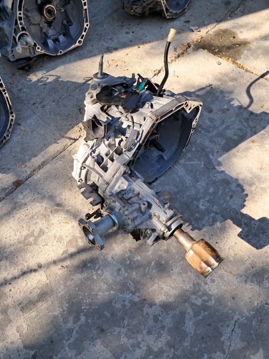 Cutie viteze Dacia Duster 1.5 dci 4x4 TL8 B 005