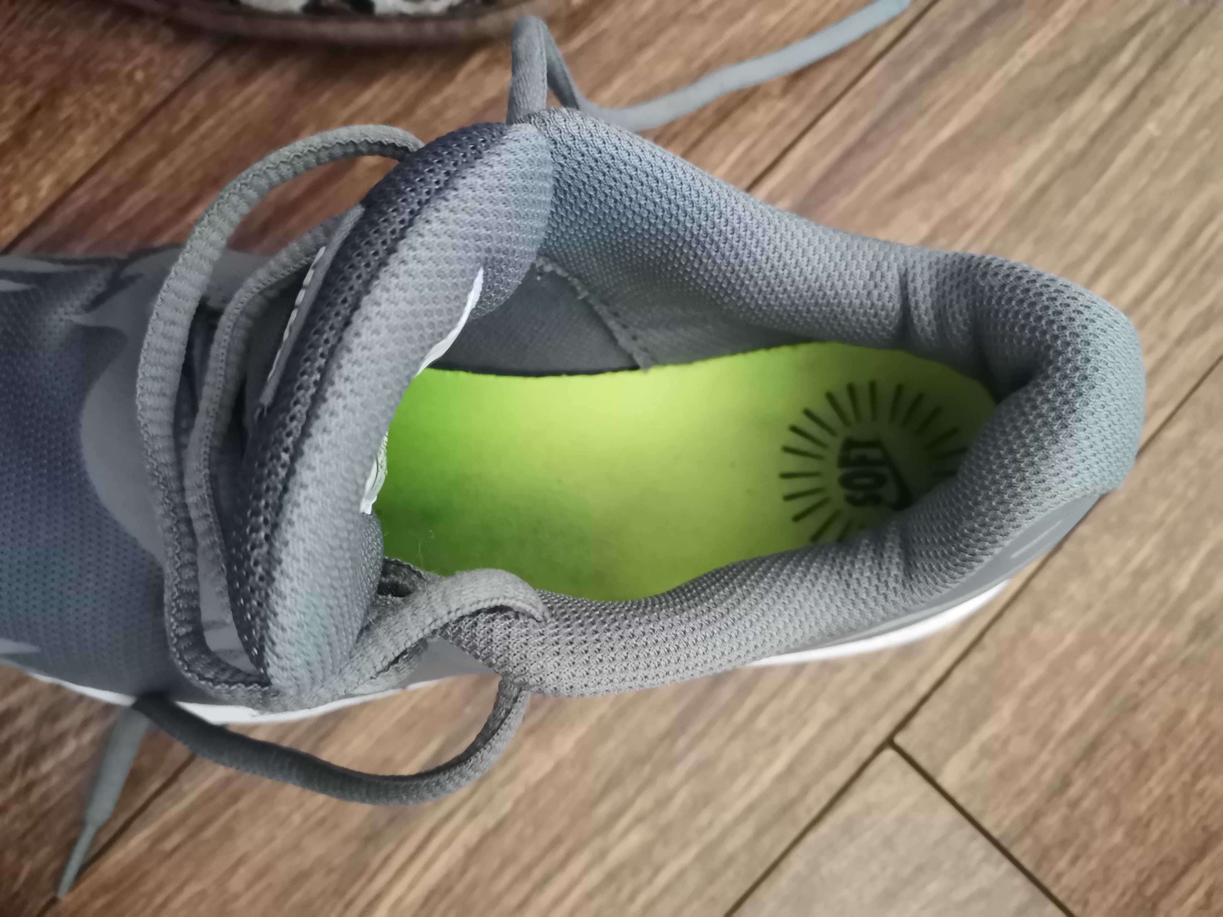 Маратонки  Nike /38.5 номер