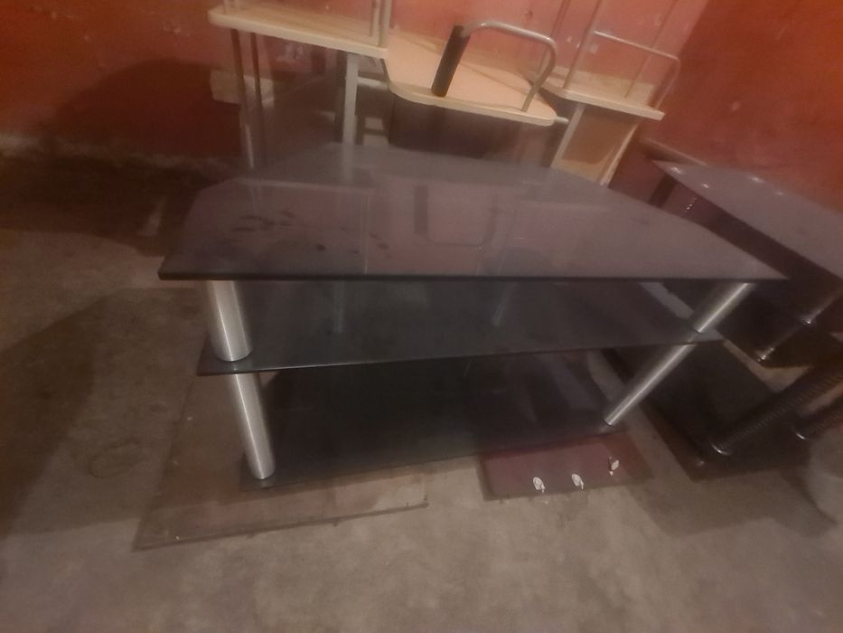 Продам тумбы стеклянные под тв