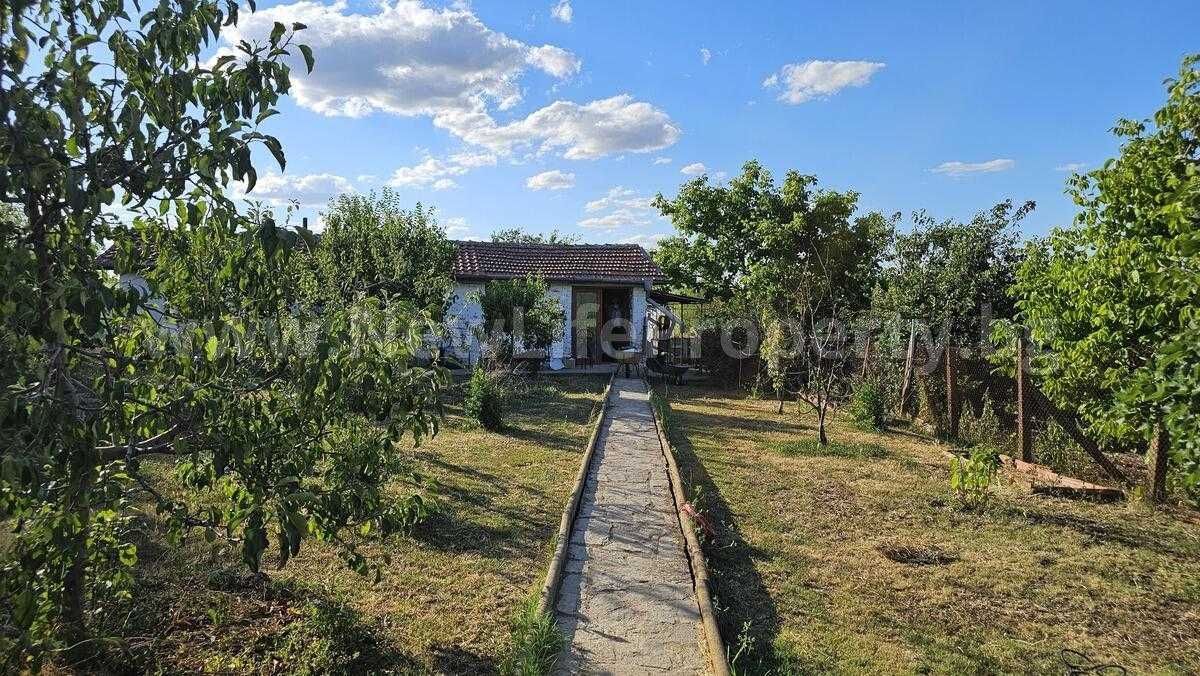 Триетажна къща в с. Дюлево, обл. Бургас