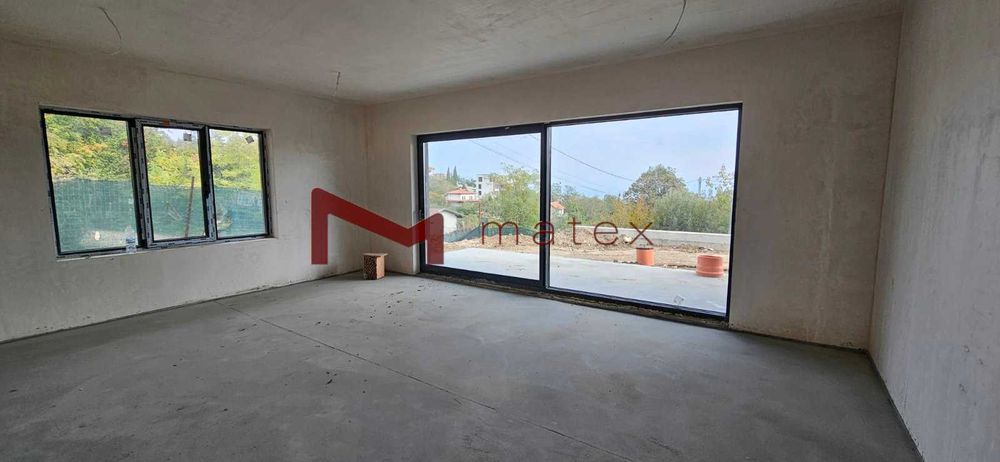 ДВУЕТАЖНА КЪЩА с нескриваема панорама- Кателиев