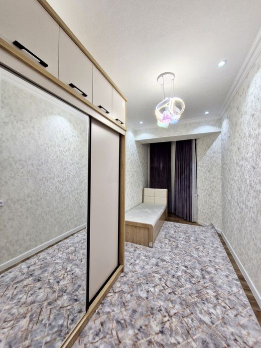 3 комнатная квартира на 3 этаже в Новостройке Фирдавсий