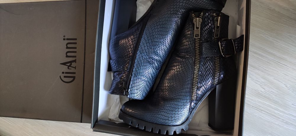 НОВИ Дамски боти DjAnni 37