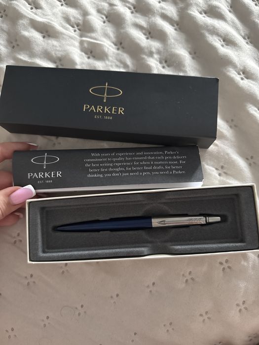 Продам коллекционную ручку Parker с сертификатом . Абсолютно новая.