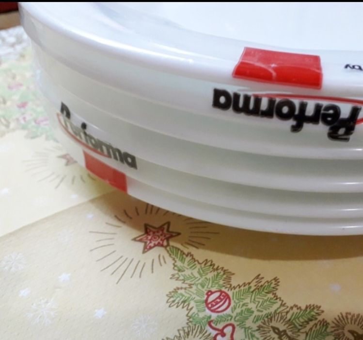 Farfurii Performa, in ambalaj original, 6 bucati