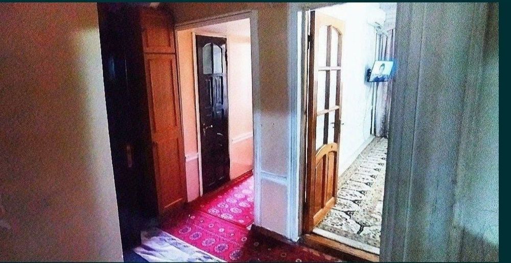 Себзар уй сотилали, уч хона иккинчи этаж биринчи дом