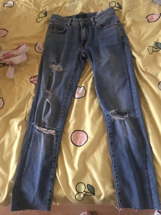 Blugi Bershka masura xs