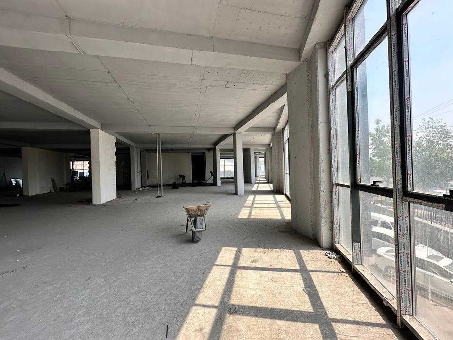 Аренда помещения 1000 м² под автосалон шоурум