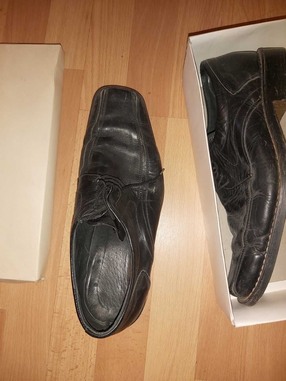 продавам НОСЕНИ кафяви обувки КАВАЛЕР за пролет-есен, номер 44