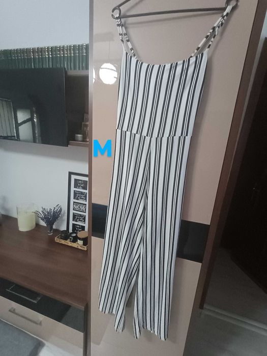 Rochițe, salopete, sarafane in condiții foarte bune