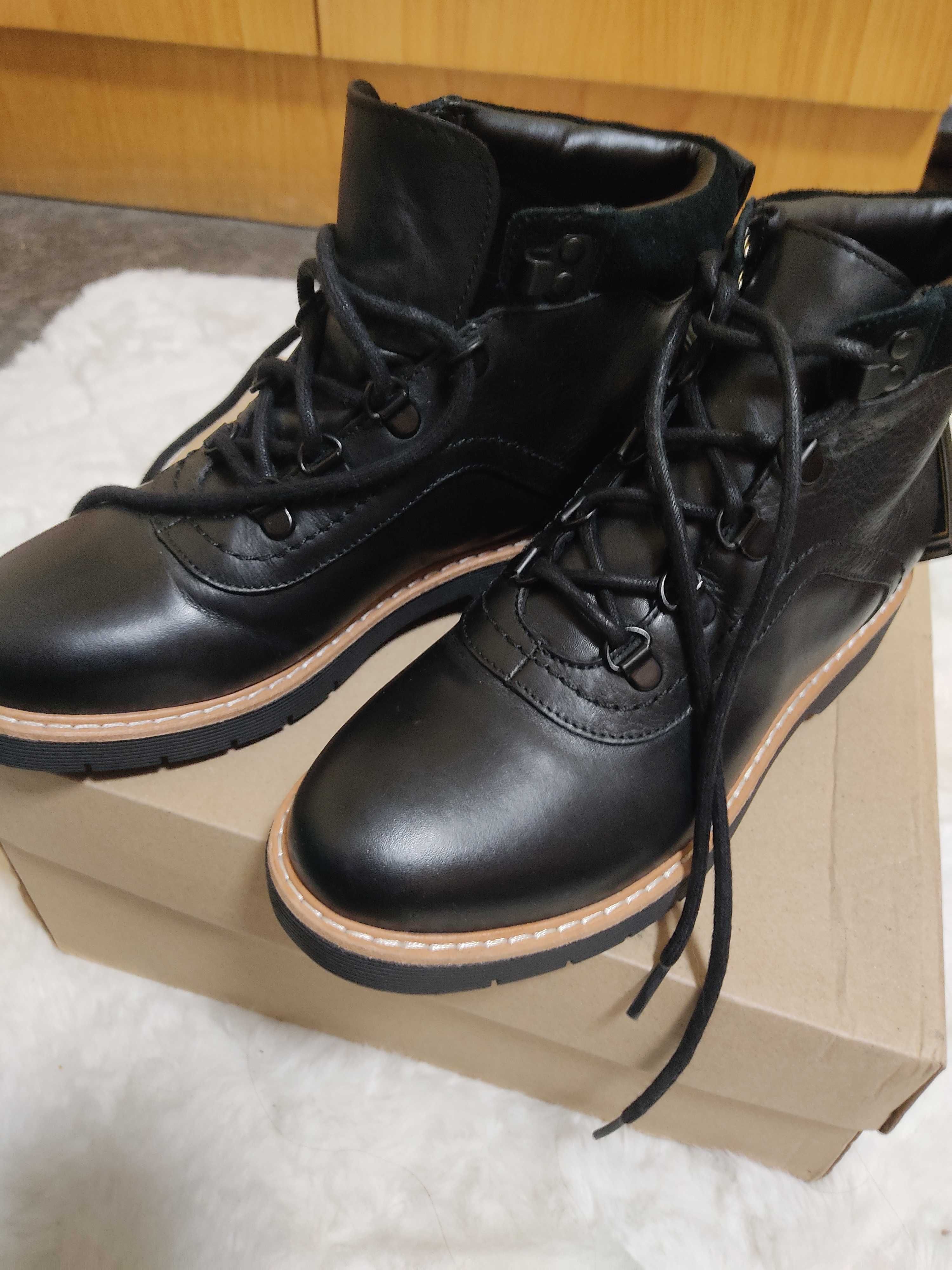 Боти с  gore tex clarks