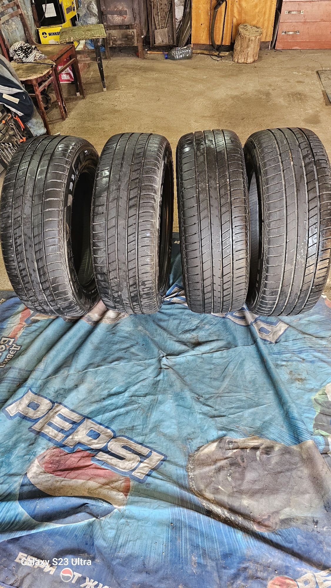 Продам комплект шины 235/60 R18