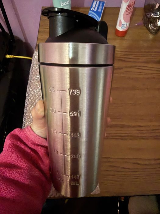 Shake din otel inoxidabil 750 ml nou