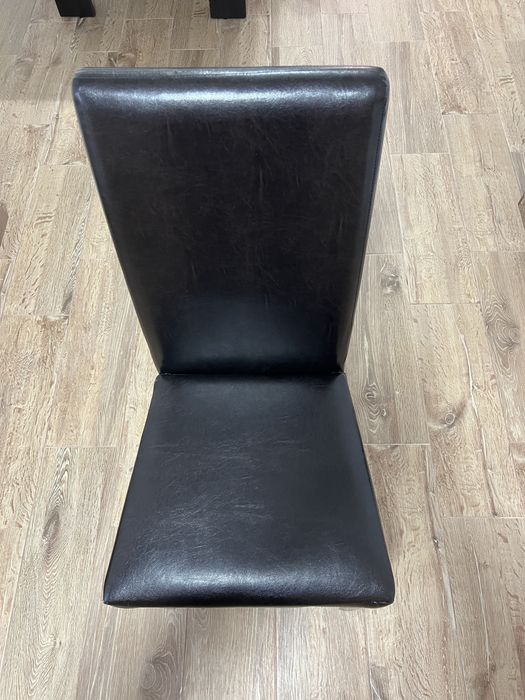 Vand scaune de piele