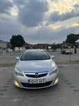 Opel Astra J Sports Tourer 2011