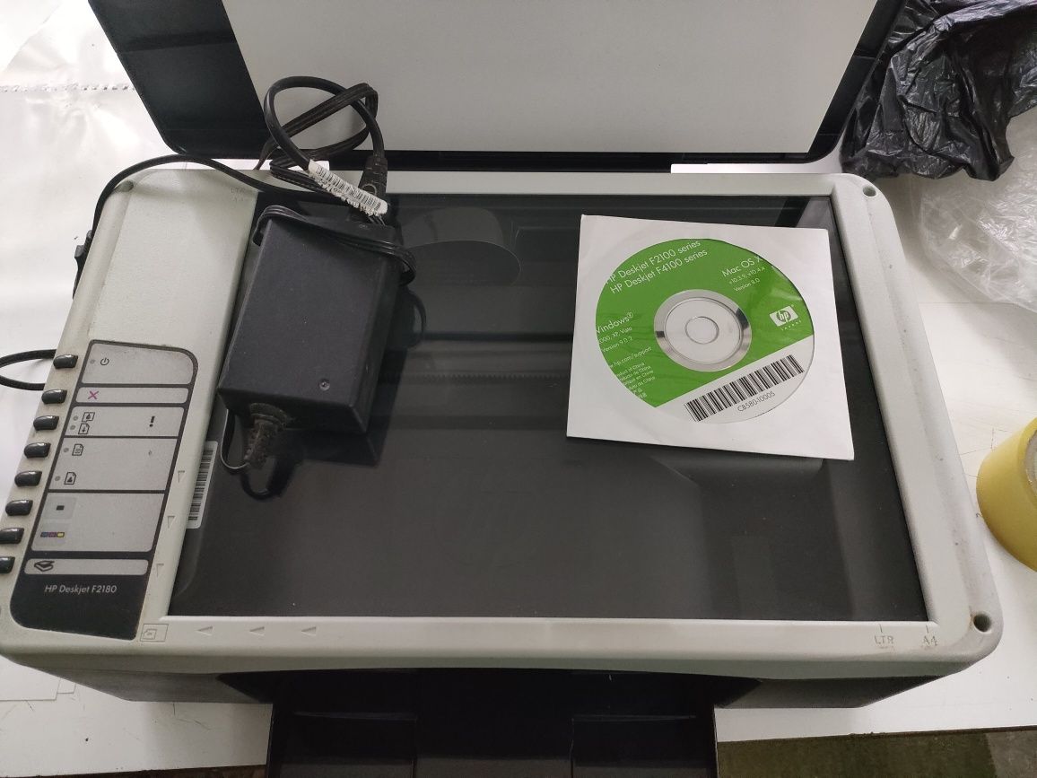 Multifuncțional HP2180(imprimanta+scaner)