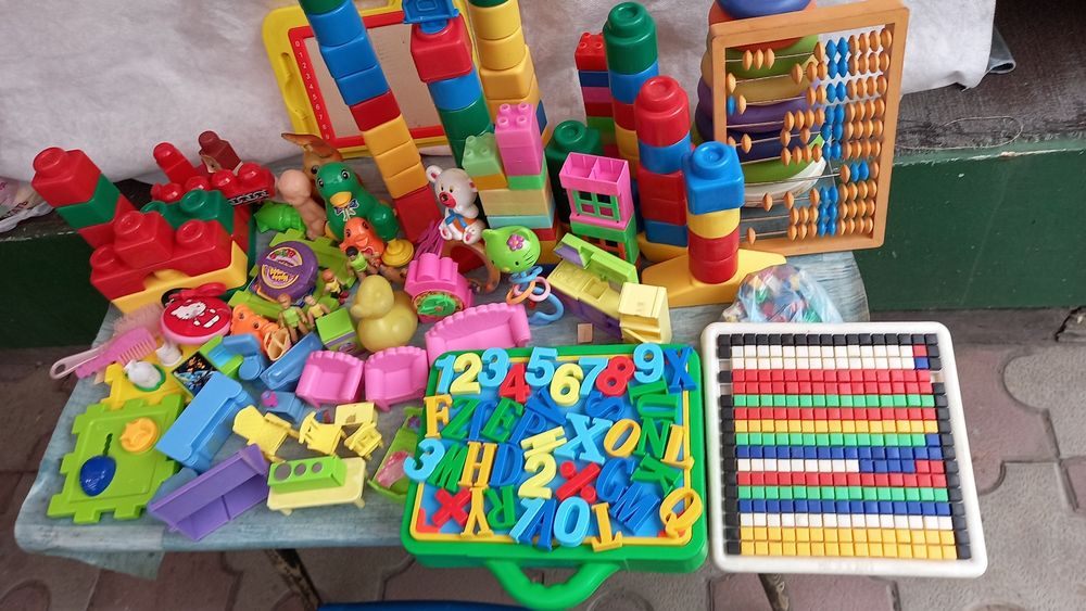 Продаю детские игрушки