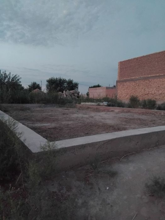 200 kv joy o’rni Qasmada Jasmin dukon yanda