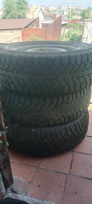 Продам зимние шипованные колеса, с дисками