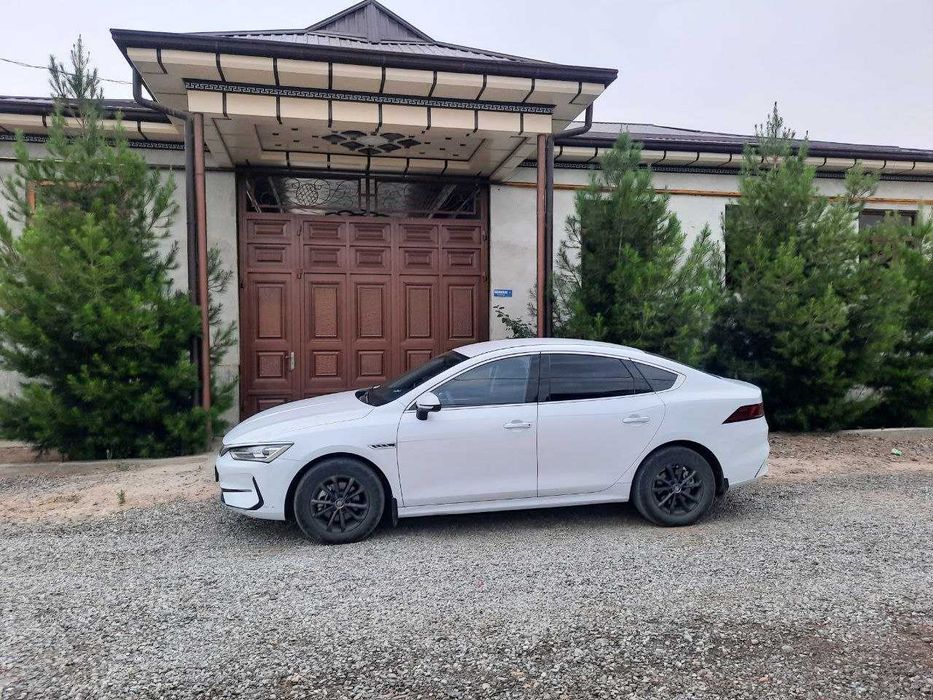 Guliston shahrida srochna hovli uy sotaman