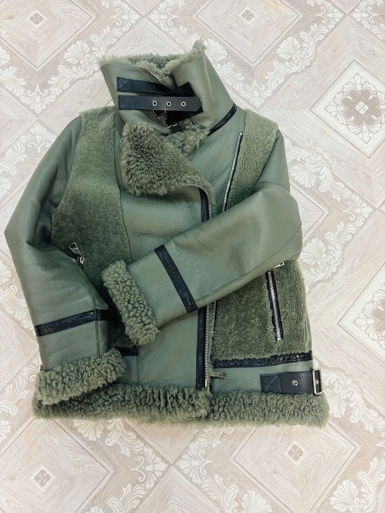 Продам натуральную дубленку пилот.