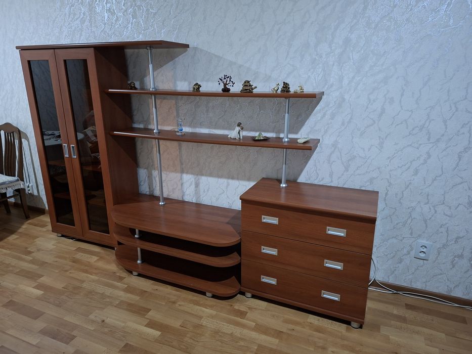 Стенка-горка с полкой под телевизор