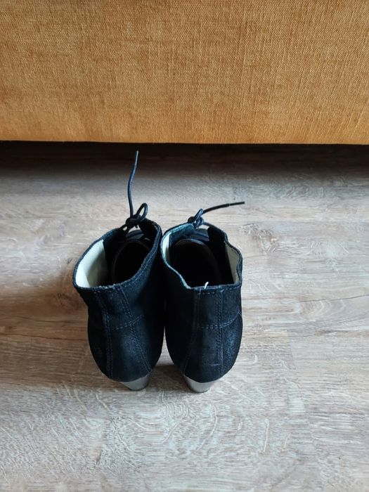 Botine piele intoarsa marimea 37