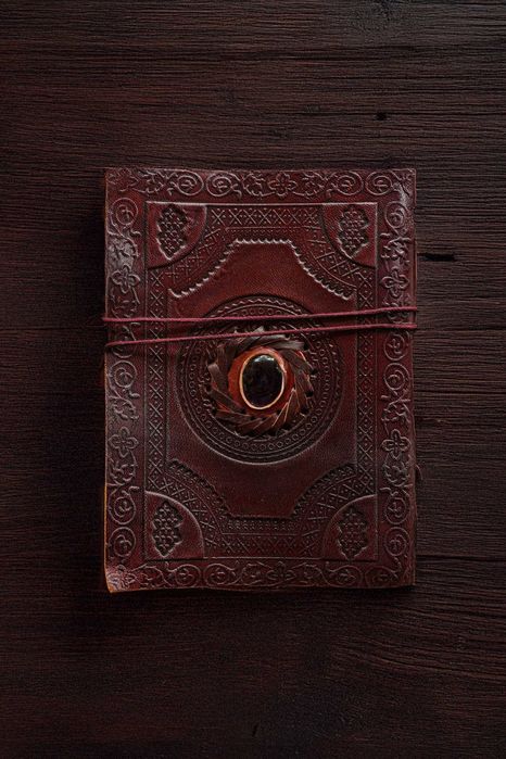 Jurnal Handmade din Piele - Coperta cu Cristal