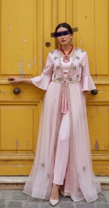 Келинлага чапани нежный очень красивый