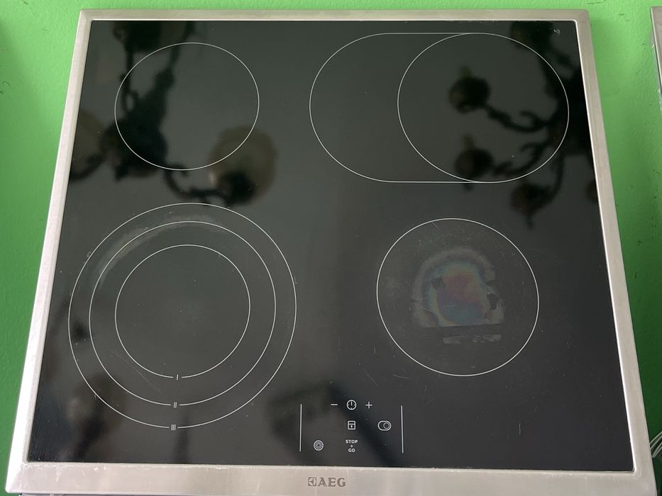Фурна с плот за вграждане AEG Competence EE3314031M