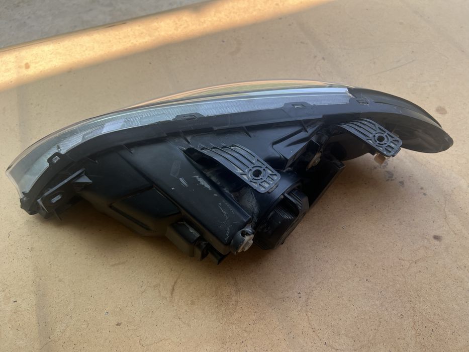 Жентра фара ўнг томон