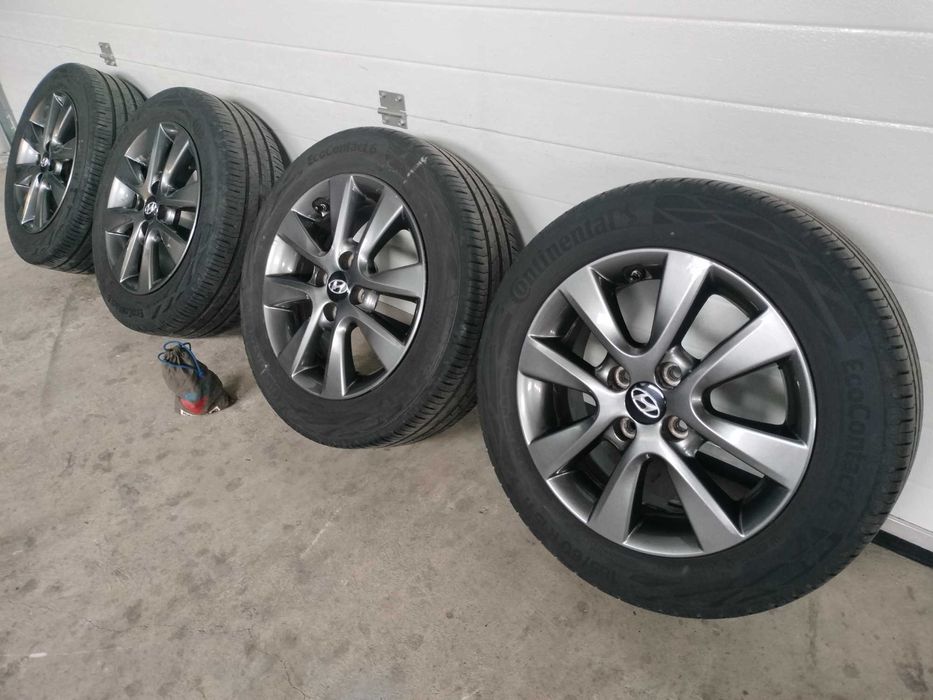 Jante aliaj originale hyundai cu cauciucuri Continental 185 60 15