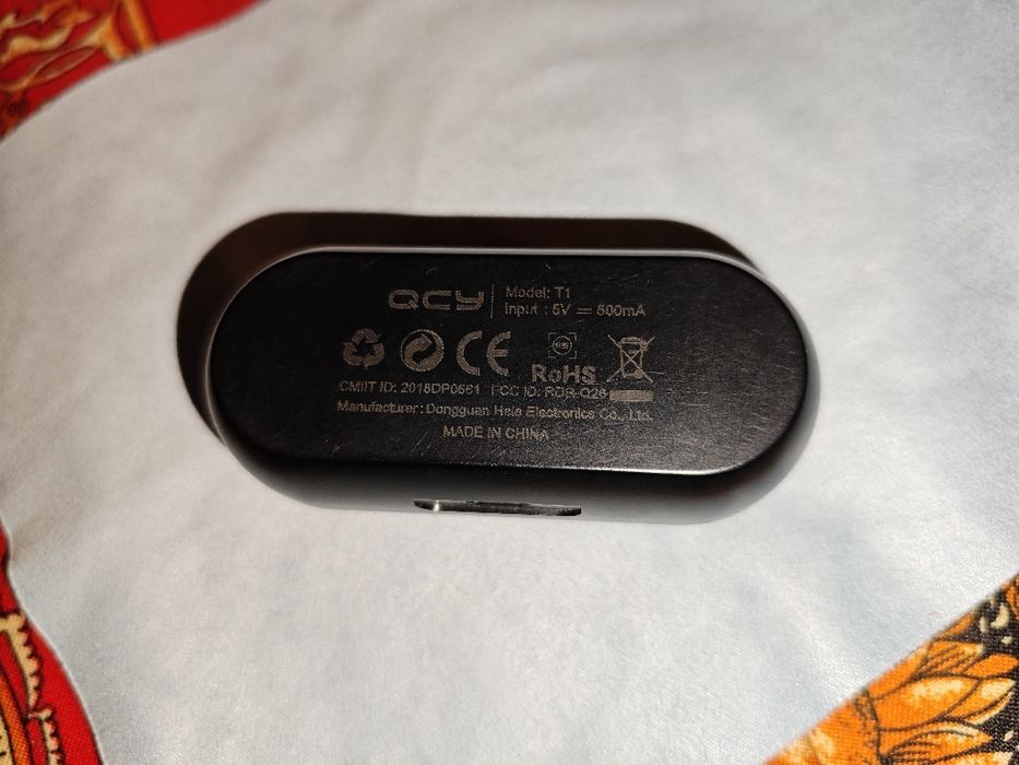 QCY QS1 (T1) кейс от наушников