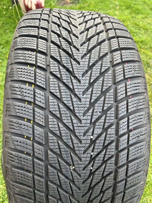2бр 245/35/19 ЗИМНИ ГУМИ Goodyear Ultra Grip 23ДОТ НОВИ
