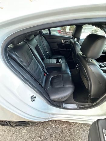 Jaguar XF R Line
