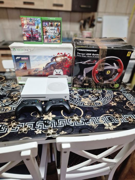 Vând xbox one s.