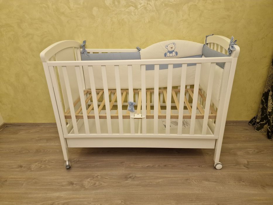 Patut din lemn cu saltea inclusa - Anne Bebe