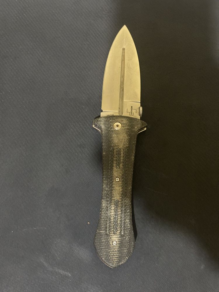 Продавам сгъваема кама boker plus