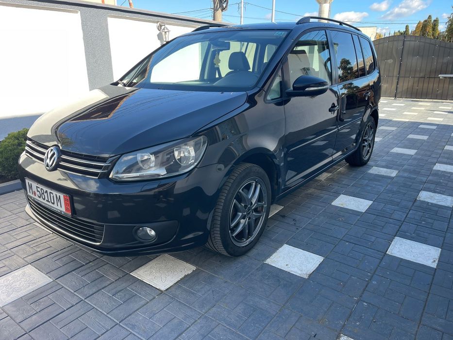 VW Touran an 2011 Motor 1.6 TDI E5 Recent Adus în Tara 6+1 Trepte